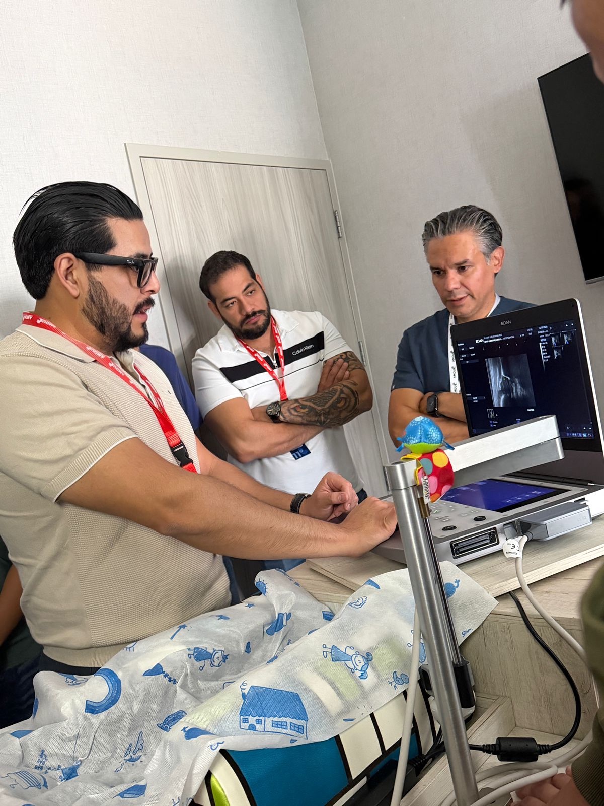 Estudio de cadera en beb&eacute;